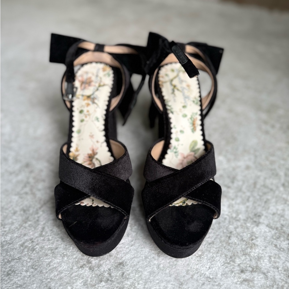 Velvet bow platform heels